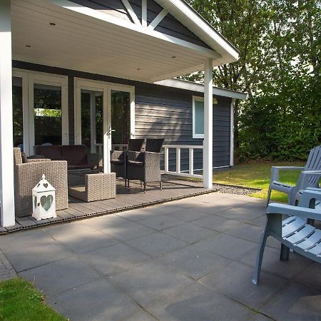 Modern Chalet With Covered Terrace In Nature Rhenen Dış mekan fotoğraf