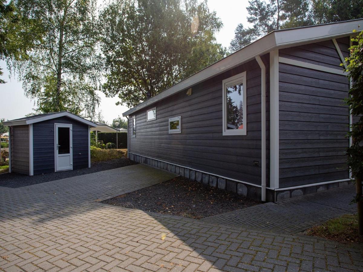Modern Chalet With Covered Terrace In Nature Rhenen Dış mekan fotoğraf