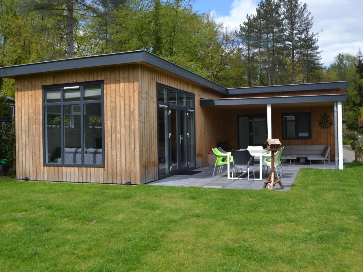 Modern Chalet With Covered Terrace In Nature Rhenen Dış mekan fotoğraf