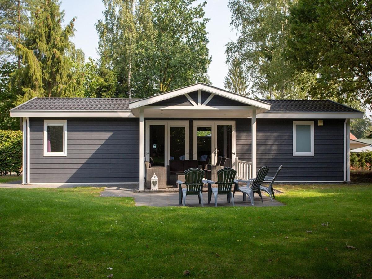 Modern Chalet With Covered Terrace In Nature Rhenen Dış mekan fotoğraf