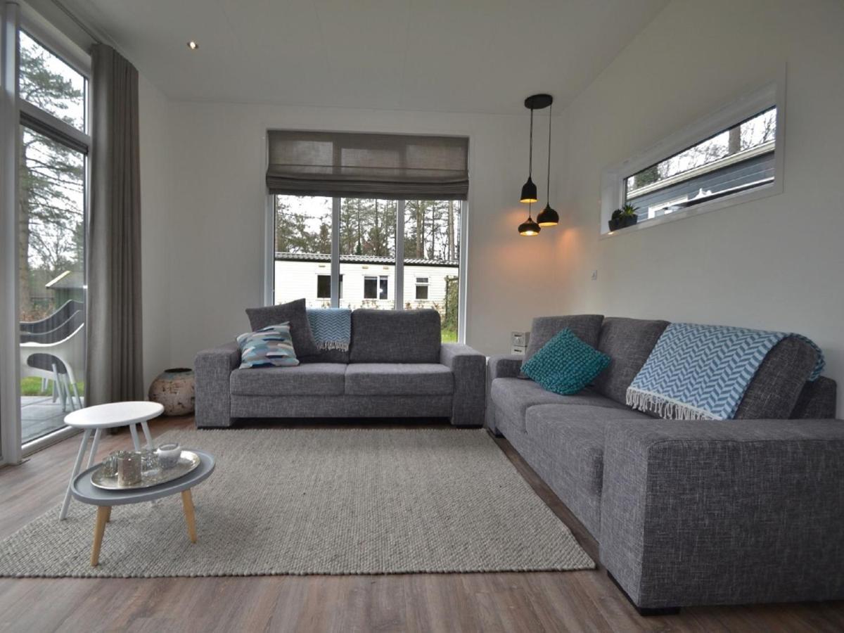 Modern Chalet With Covered Terrace In Nature Rhenen Dış mekan fotoğraf